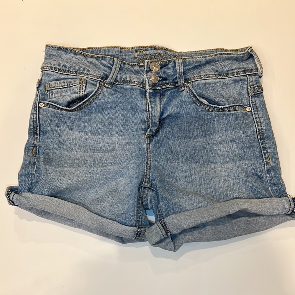 Size 1/2 Delia’s Jayden Denim Shorts